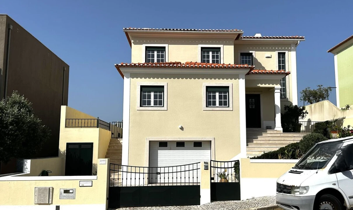 Moradia T4 para Venda em Santa Maria, São Pedro e Matacães Foto 1