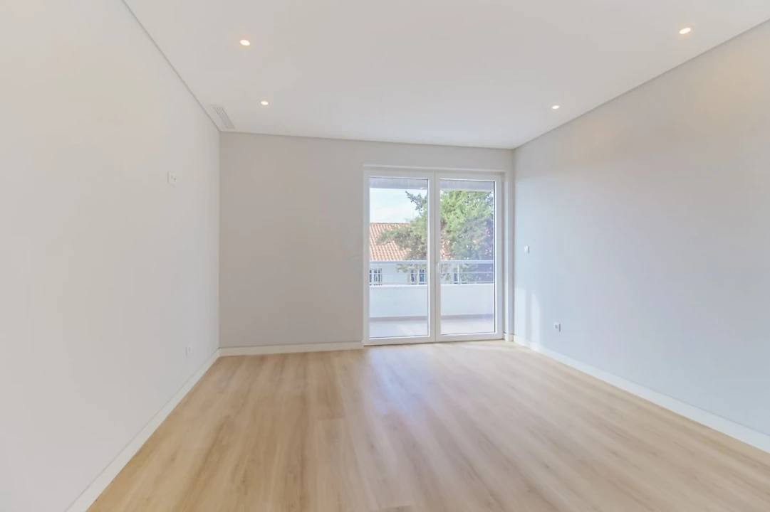 Apartamento T3 para Venda em Carcavelos e Parede Foto 10