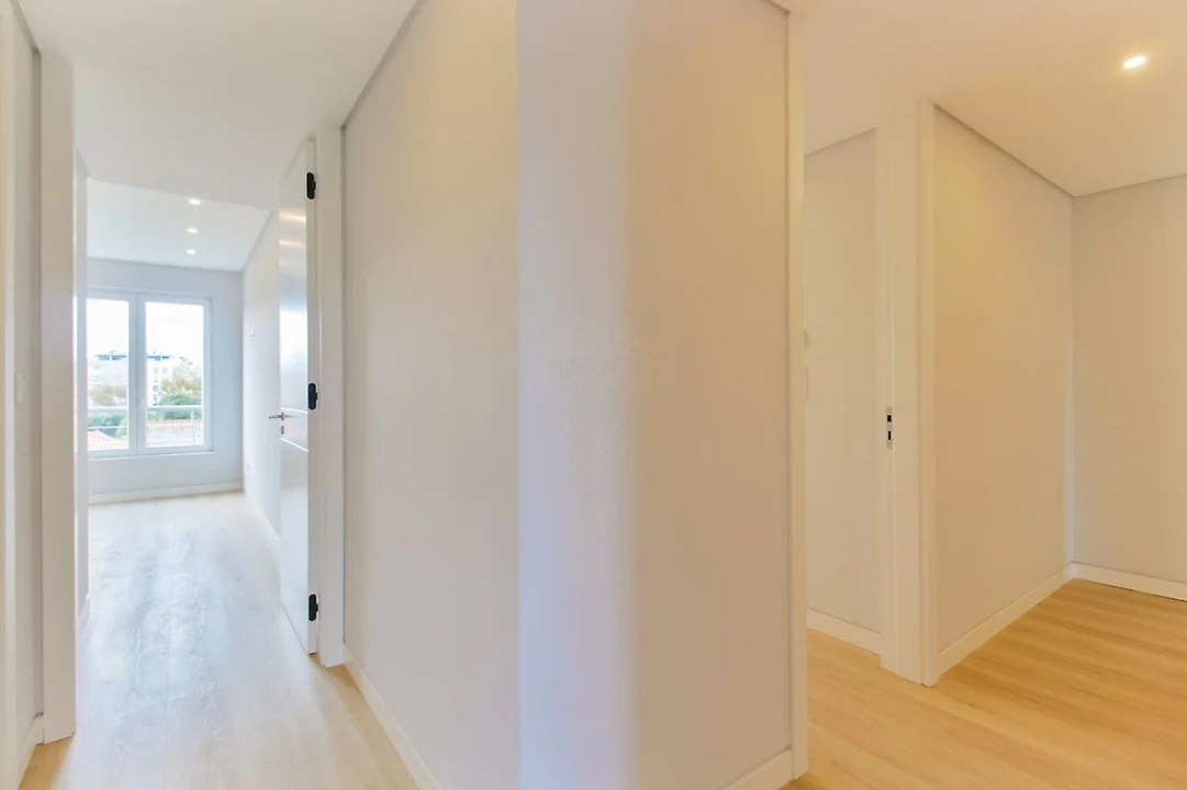 Apartamento T3 para Venda em Carcavelos e Parede Foto 8