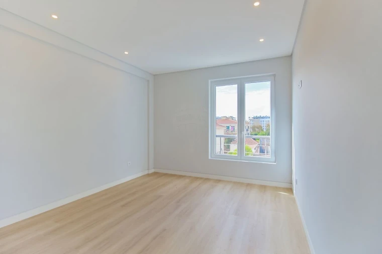 Apartamento T3 para Venda em Carcavelos e Parede Foto 12