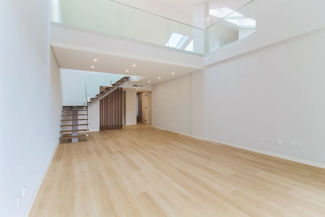 Apartamento T3 para Venda em Carcavelos e Parede Foto 4