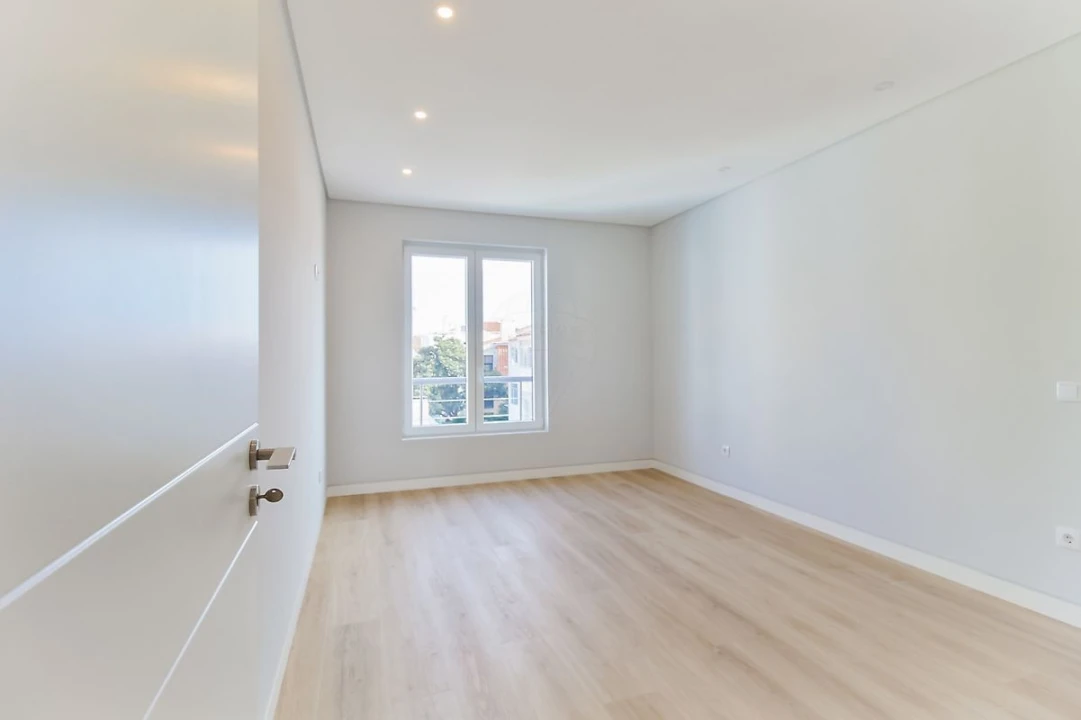 Apartamento T3 para Venda em Carcavelos e Parede Foto 13