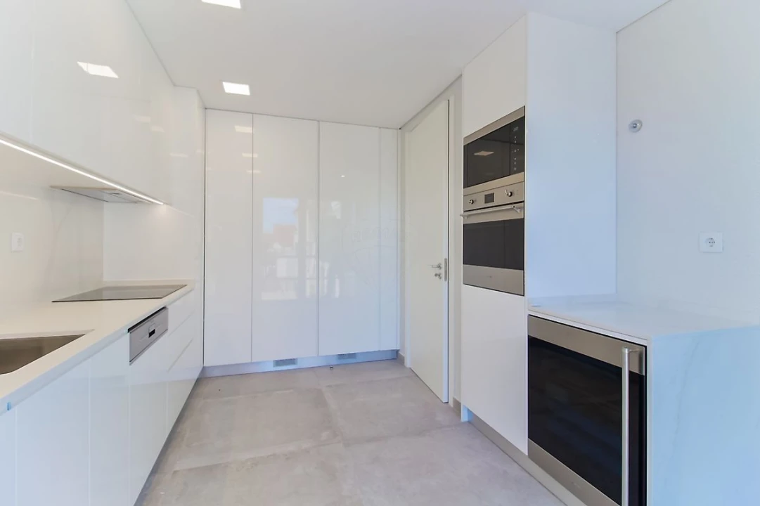 Apartamento T3 para Venda em Carcavelos e Parede Foto 7