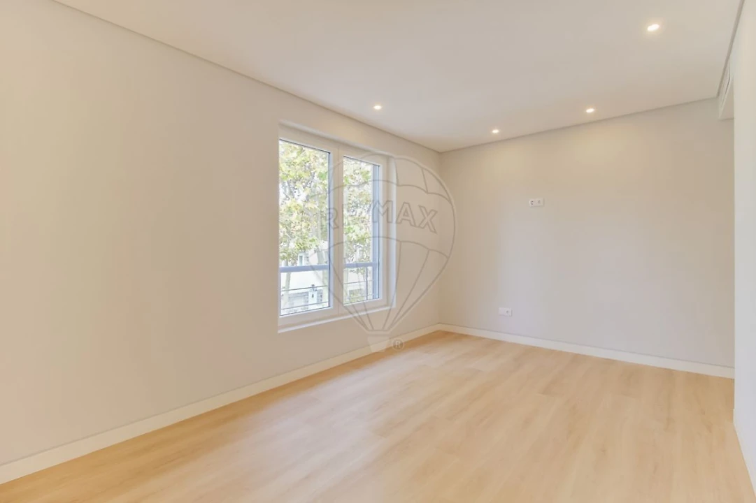 Apartamento T3 para Venda em Carcavelos e Parede Foto 12