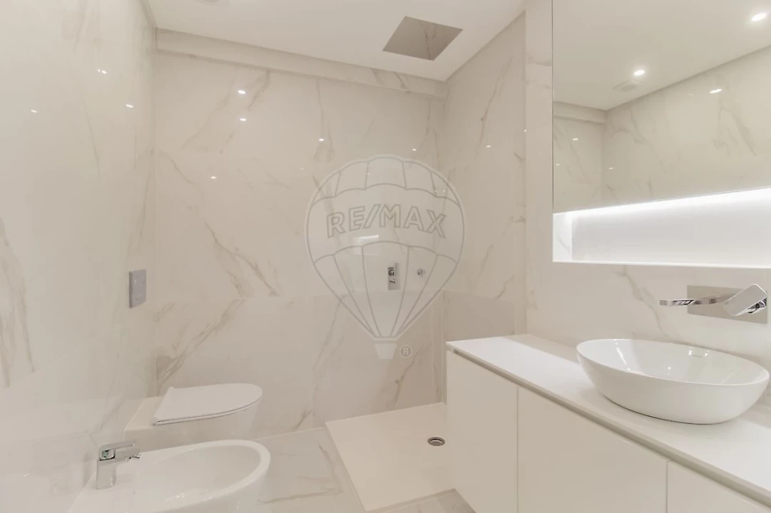 Apartamento T3 para Venda em Carcavelos e Parede Foto 19