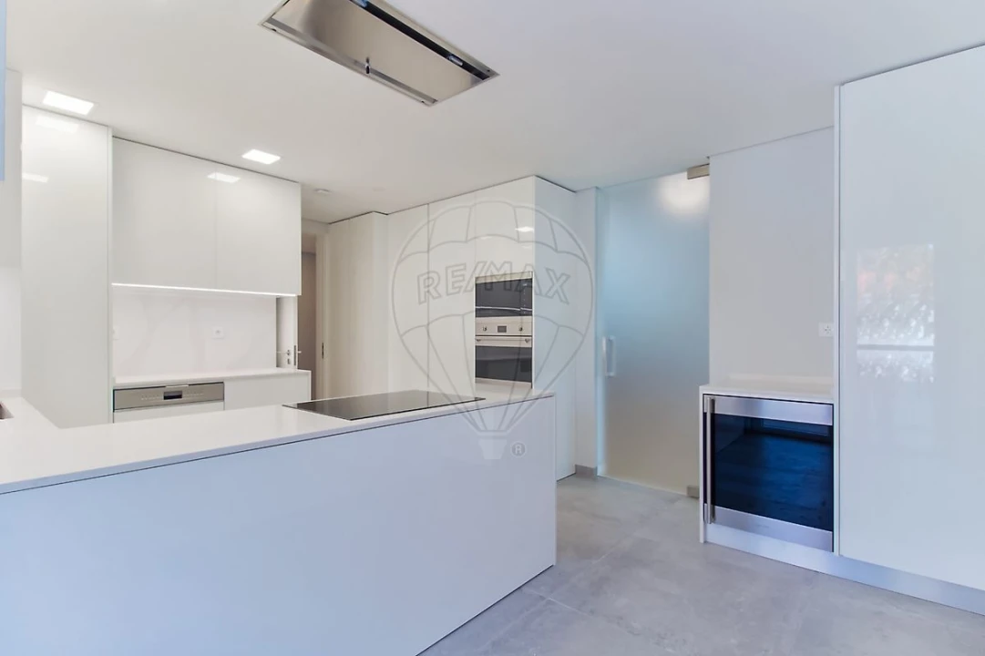 Apartamento T3 para Venda em Carcavelos e Parede Foto 8