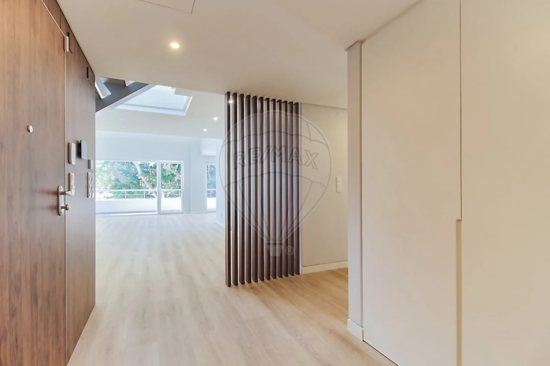 Apartamento T3 para Venda em Carcavelos e Parede Foto 1