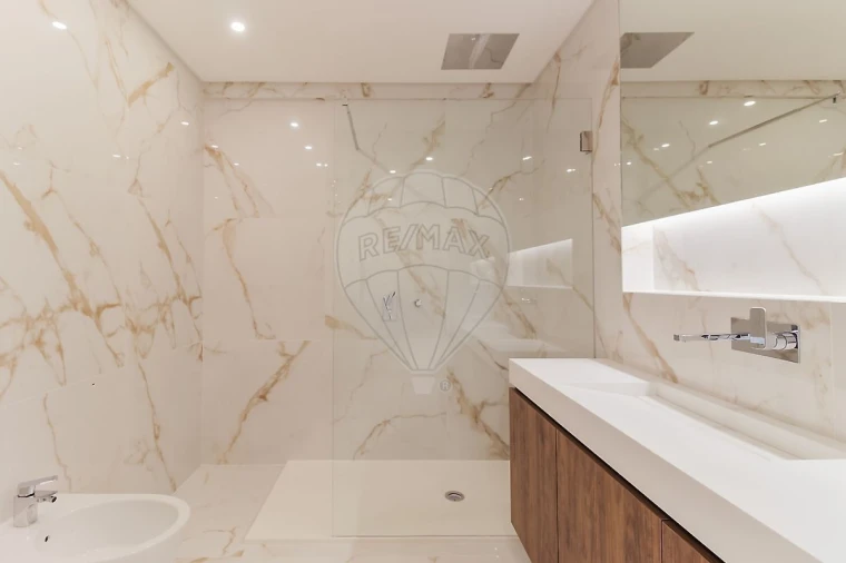 Apartamento T3 para Venda em Carcavelos e Parede Foto 18