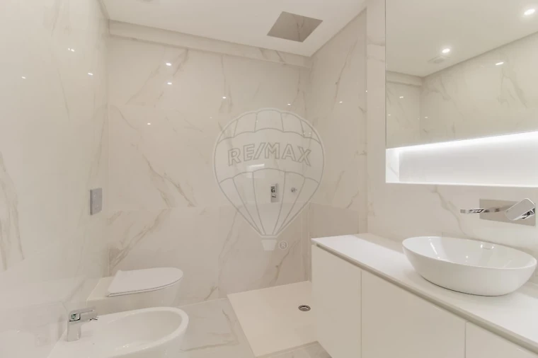 Apartamento T3 para Venda em Carcavelos e Parede Foto 19