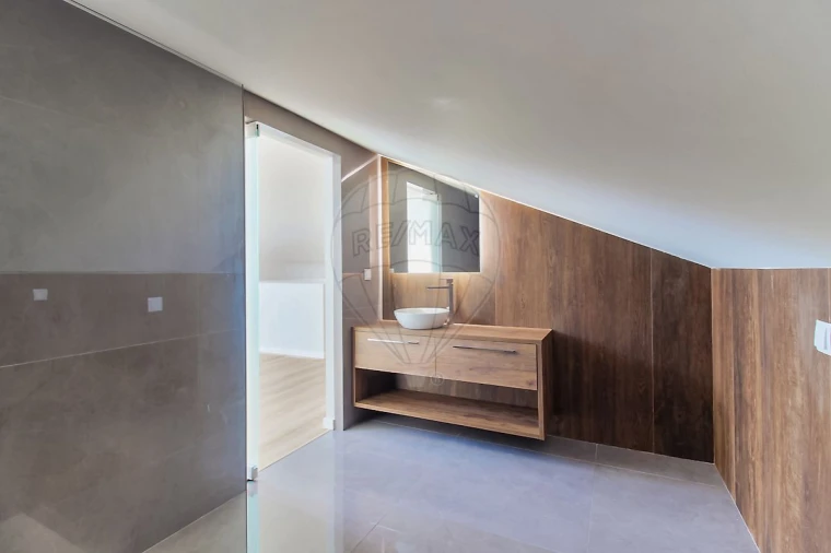 Apartamento T3 para Venda em Carcavelos e Parede Foto 22