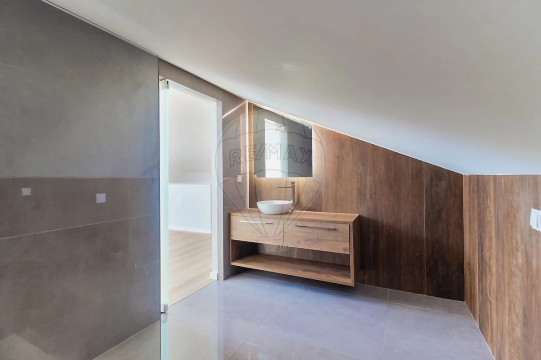 Apartamento T3 para Venda em Carcavelos e Parede Foto 22