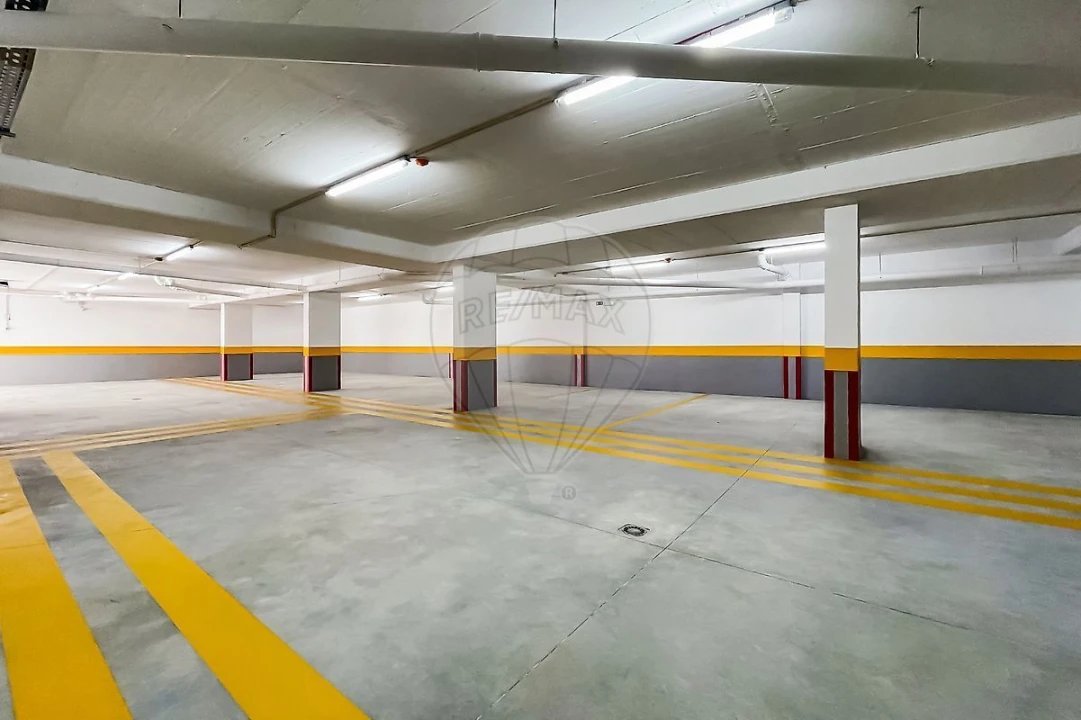 Apartamento T3 para Venda em Carcavelos e Parede Foto 24