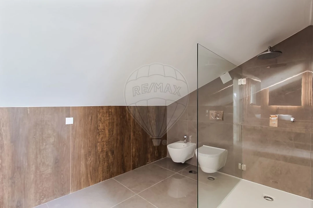 Apartamento T3 para Venda em Carcavelos e Parede Foto 23