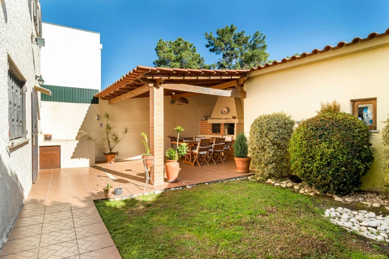 Moradia T5 para Venda em Charneca de Caparica e Sobreda Foto 5