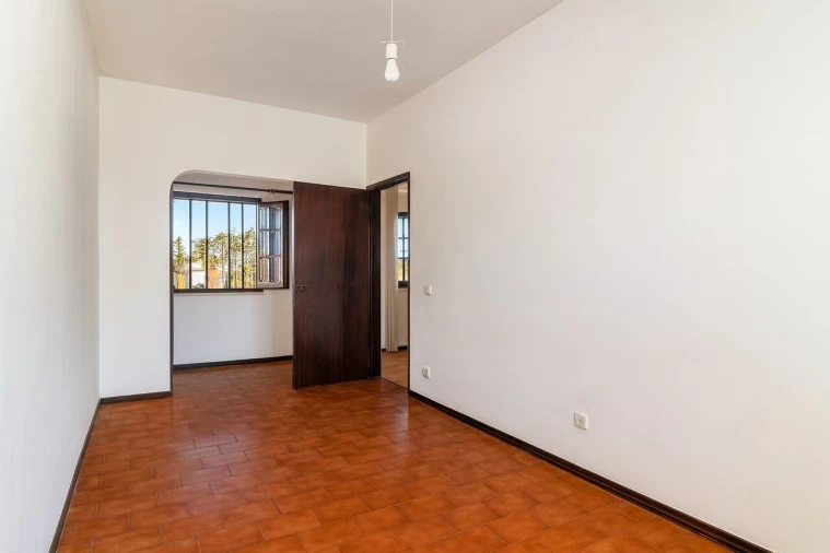 Moradia T5 para Venda em Charneca de Caparica e Sobreda Foto 12