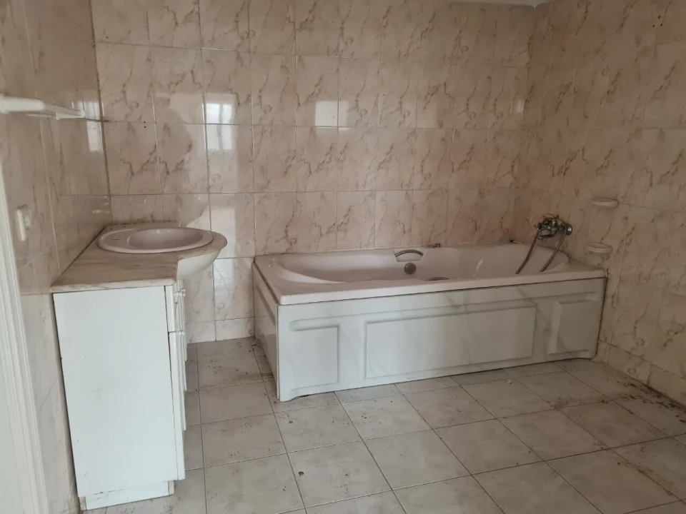 Armazém para Arrendamento em São João da Madeira Foto 6