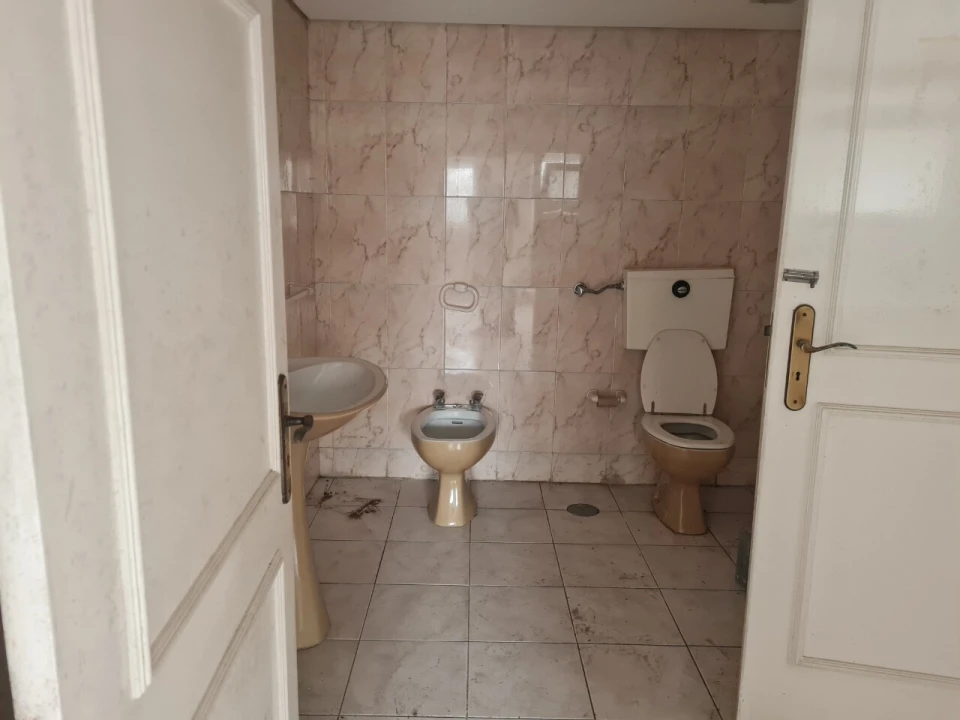 Armazém para Arrendamento em São João da Madeira Foto 5