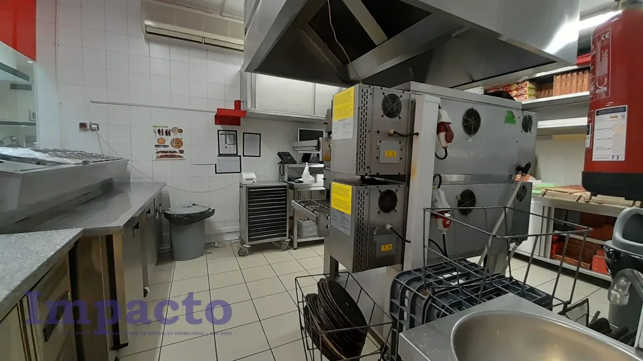 Loja para Venda em Canedo, Vale e Vila Maior Foto 13