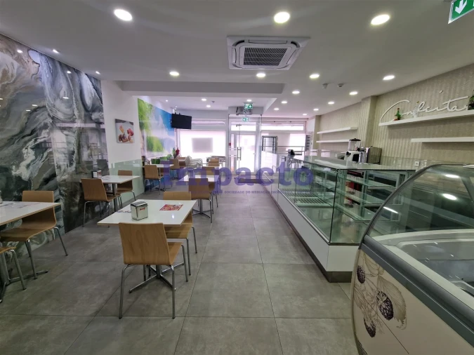 Loja para Trespasse em São João da Madeira Foto 2