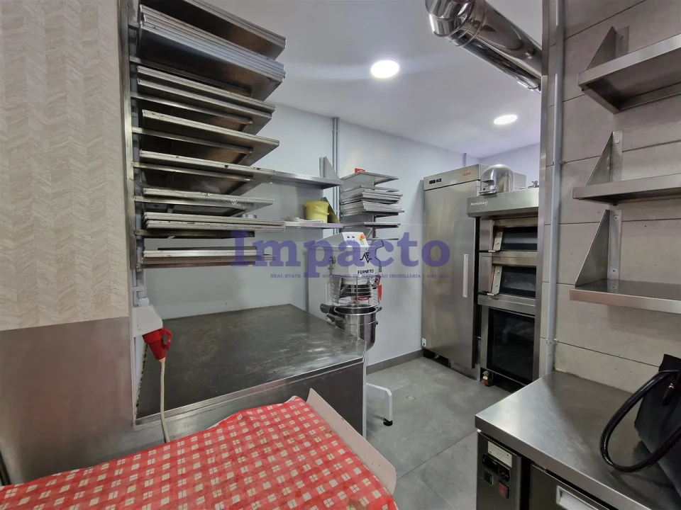 Loja para Trespasse em São João da Madeira Foto 7