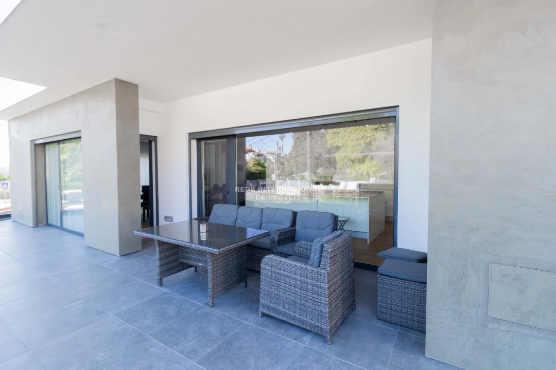 Moradia T4 para Venda em Rio de Mouro Foto 3