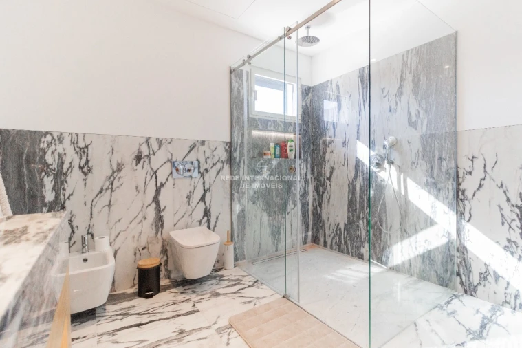 Moradia T4 para Venda em Rio de Mouro Foto 8