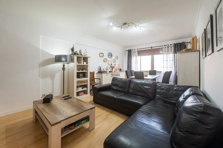 Apartamento T3 para Venda em Massamá e Monte Abraão Foto 3