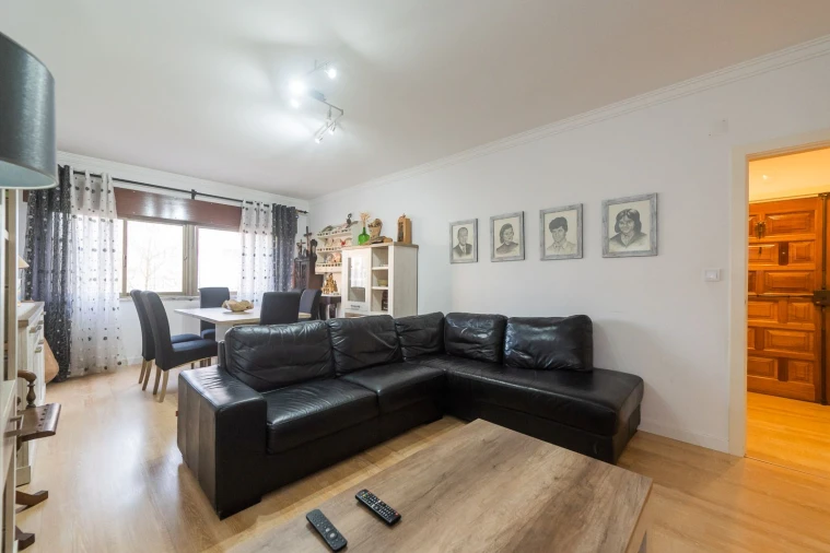 Apartamento T3 para Venda em Massamá e Monte Abraão Foto 4