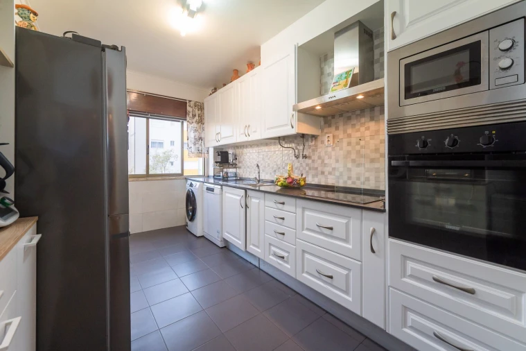 Apartamento T3 para Venda em Massamá e Monte Abraão Foto 10