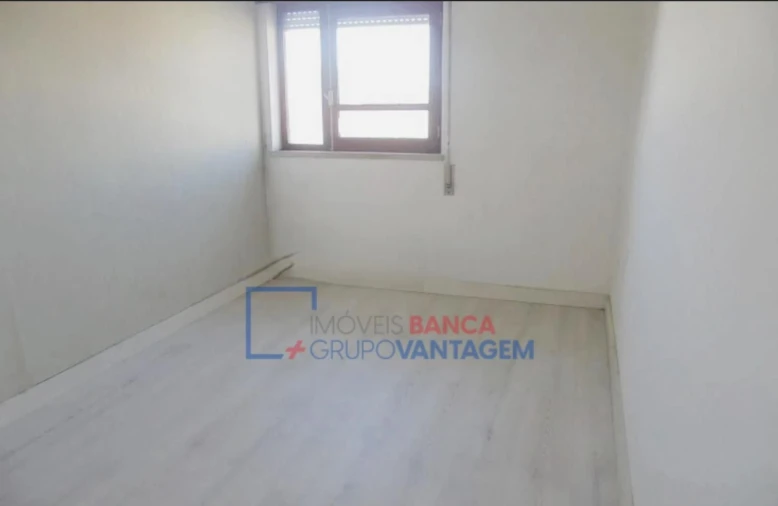 Apartamento T2 para Venda em Almeirim Foto 12