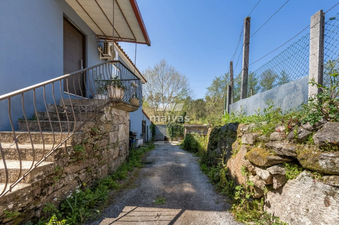 Moradia T3 para Venda em Sabariz Foto 22