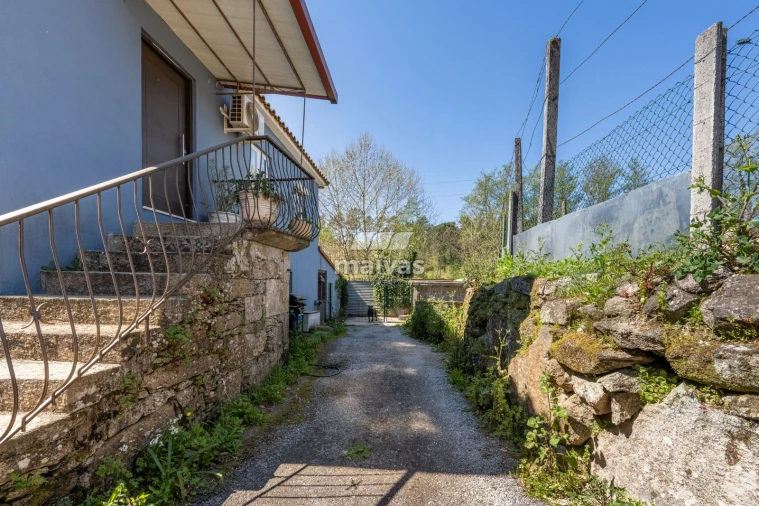 Moradia T3 para Venda em Sabariz Foto 22