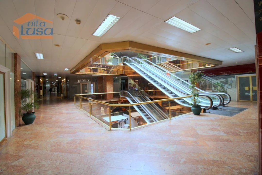 Loja para Arrendamento em Cedofeita, Santo Ildefonso, Sé, Miragaia, São Nicolau e Vitória Foto 18