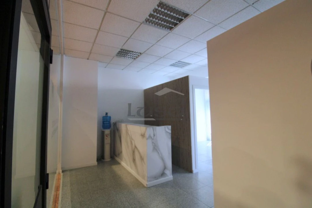 Loja para Arrendamento em Cedofeita, Santo Ildefonso, Sé, Miragaia, São Nicolau e Vitória Foto 4