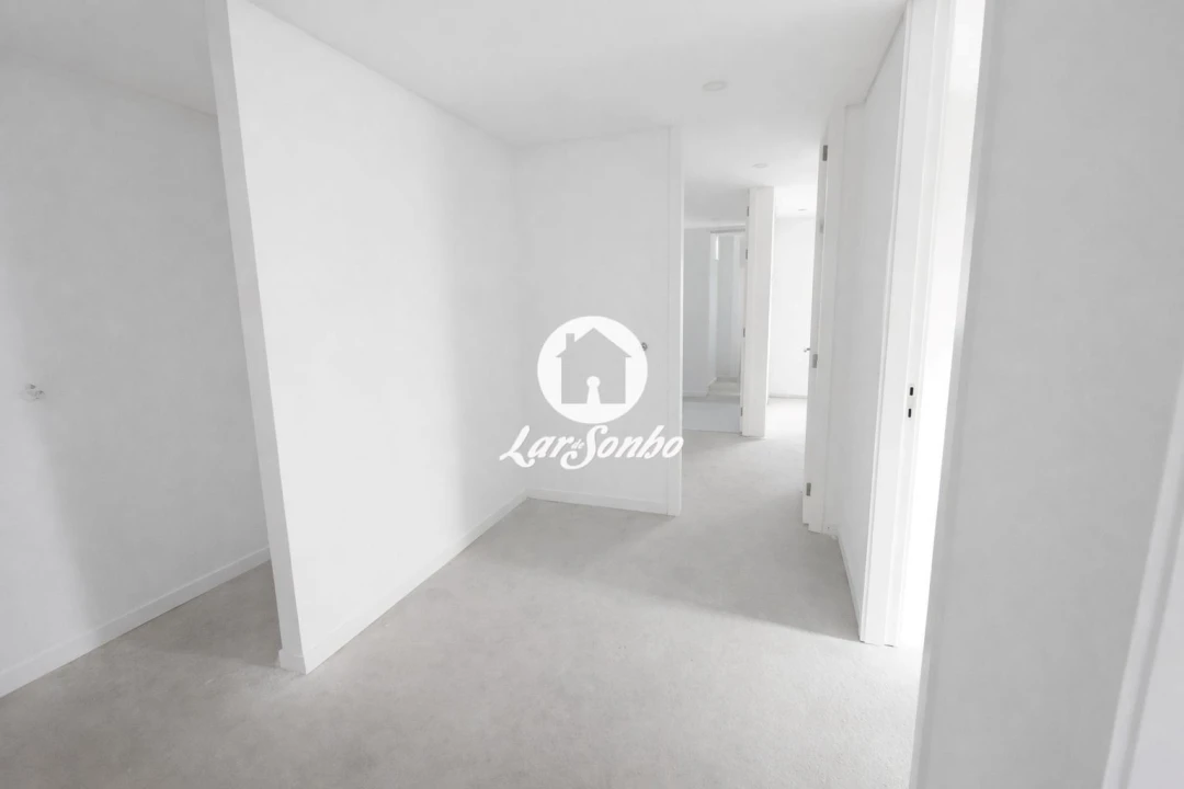 Moradia T3 para Venda em Abade de Neiva Foto 13