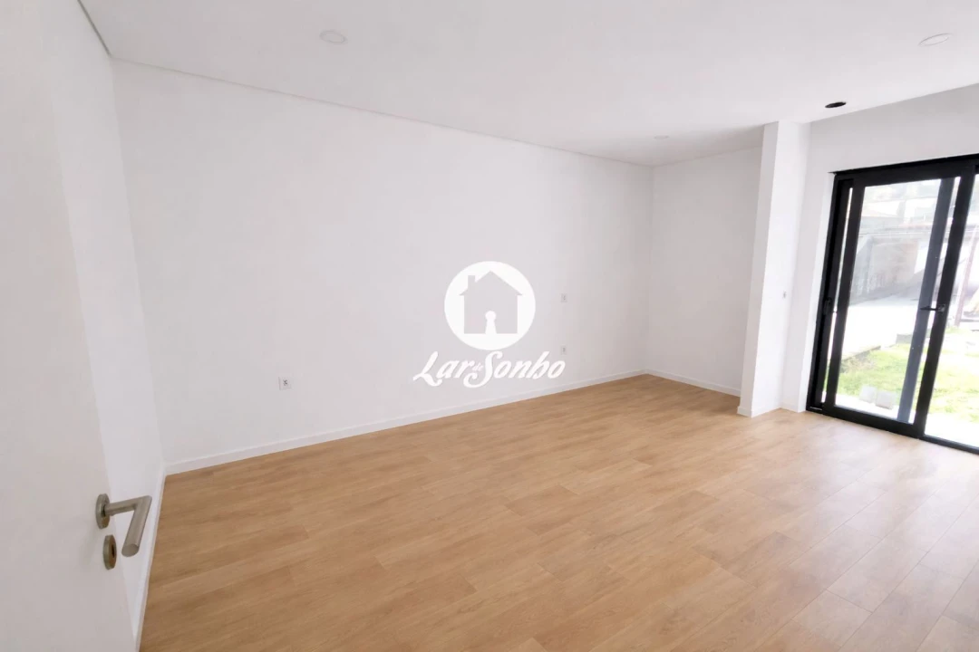 Moradia T3 para Venda em Abade de Neiva Foto 22