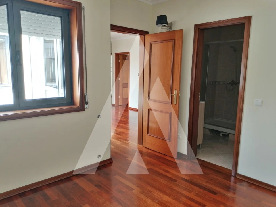 Apartamento T3 para Arrendamento em Glória e Vera Cruz Foto 12