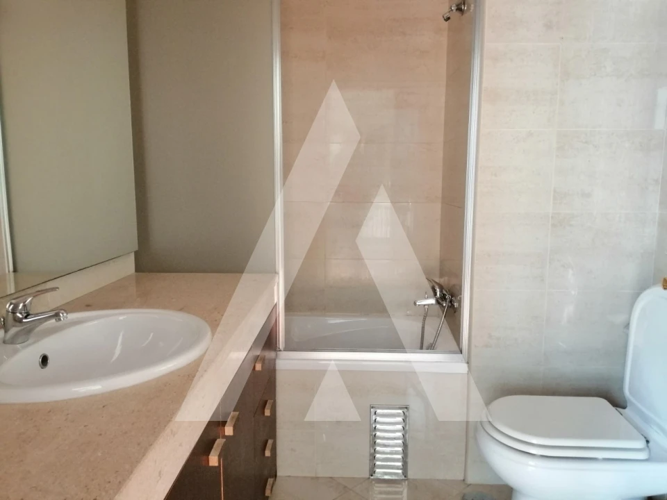 Apartamento T3 para Arrendamento em Glória e Vera Cruz Foto 17