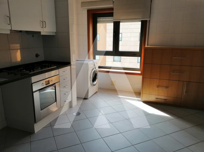 Apartamento T3 para Arrendamento em Glória e Vera Cruz Foto 5