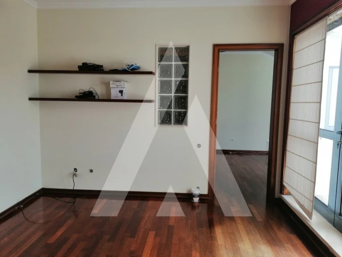 Apartamento T3 para Arrendamento em Glória e Vera Cruz Foto 8