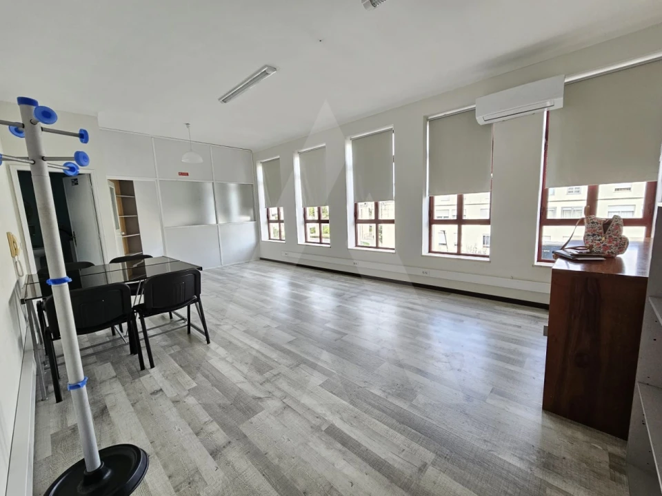 Escritório para Arrendamento em Ílhavo (São Salvador) Foto 4