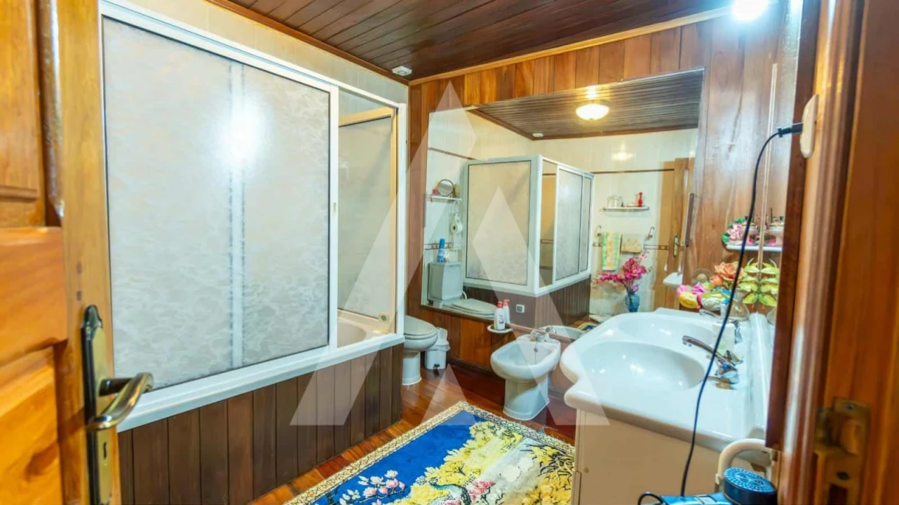 Moradia T4 para Venda em Travanca de Lagos Foto 8