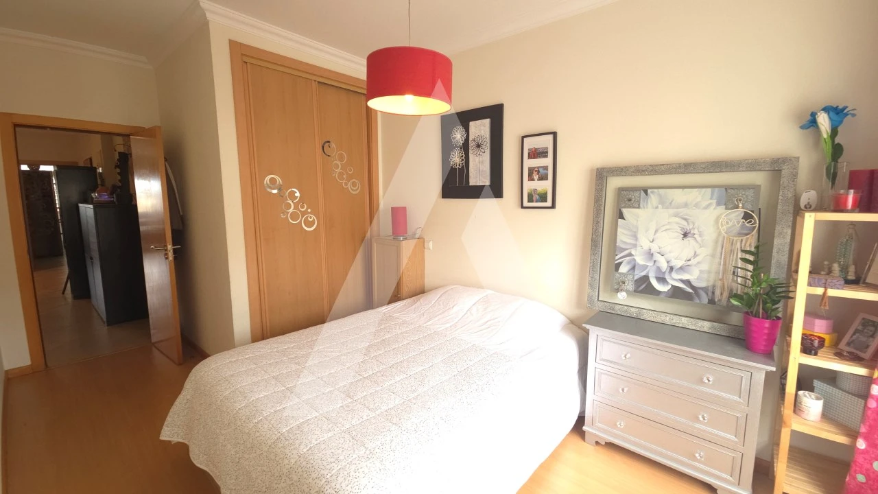Apartamento T2 para Venda em Portimão Foto 17