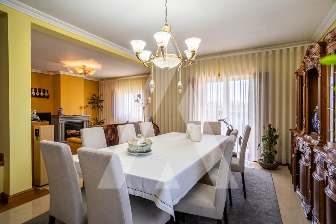 Moradia T4 para Venda em Oliveirinha Foto 8