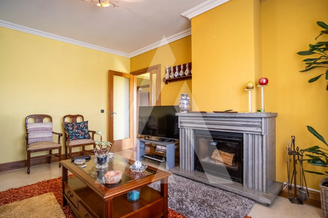 Moradia T4 para Venda em Oliveirinha Foto 6