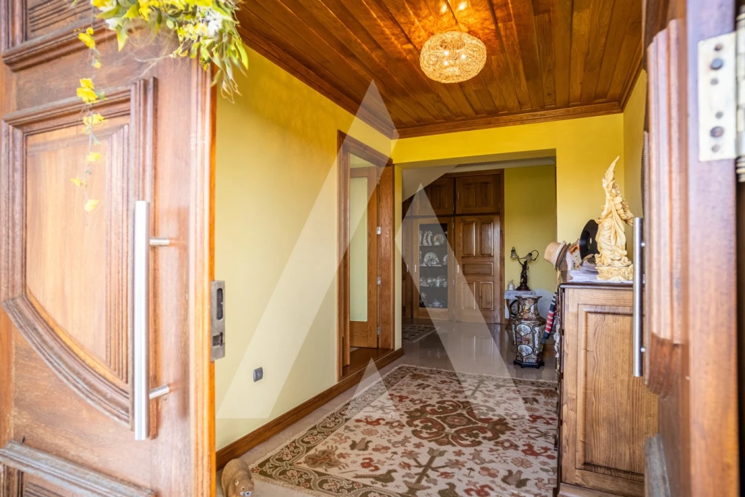 Moradia T4 para Venda em Oliveirinha Foto 3