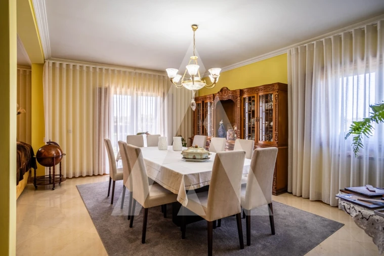 Moradia T4 para Venda em Oliveirinha Foto 9