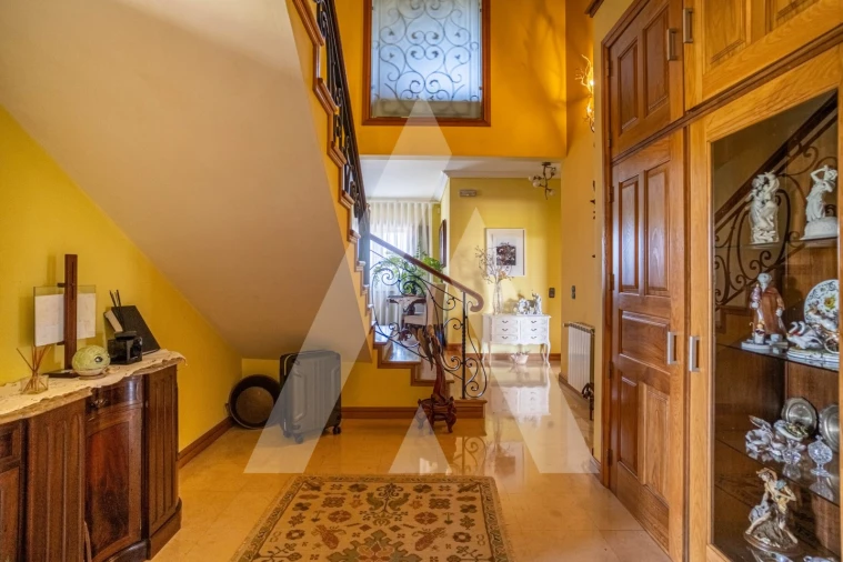 Moradia T4 para Venda em Oliveirinha Foto 4