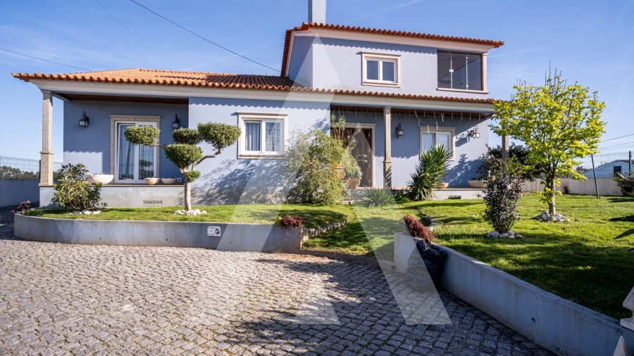 Moradia T4 para Venda em Oliveirinha