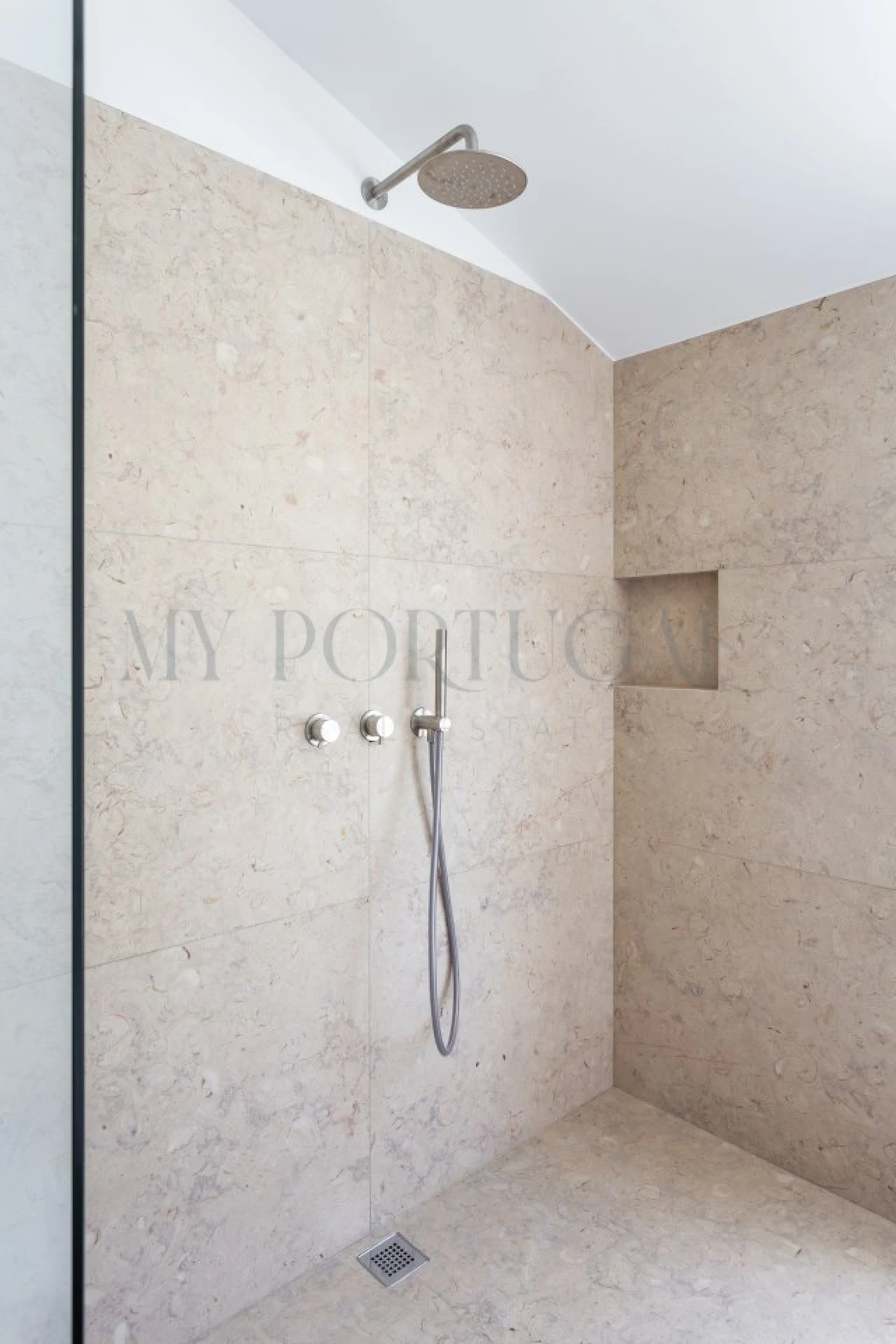 Moradia T6 para Venda em Cascais e Estoril Foto 33